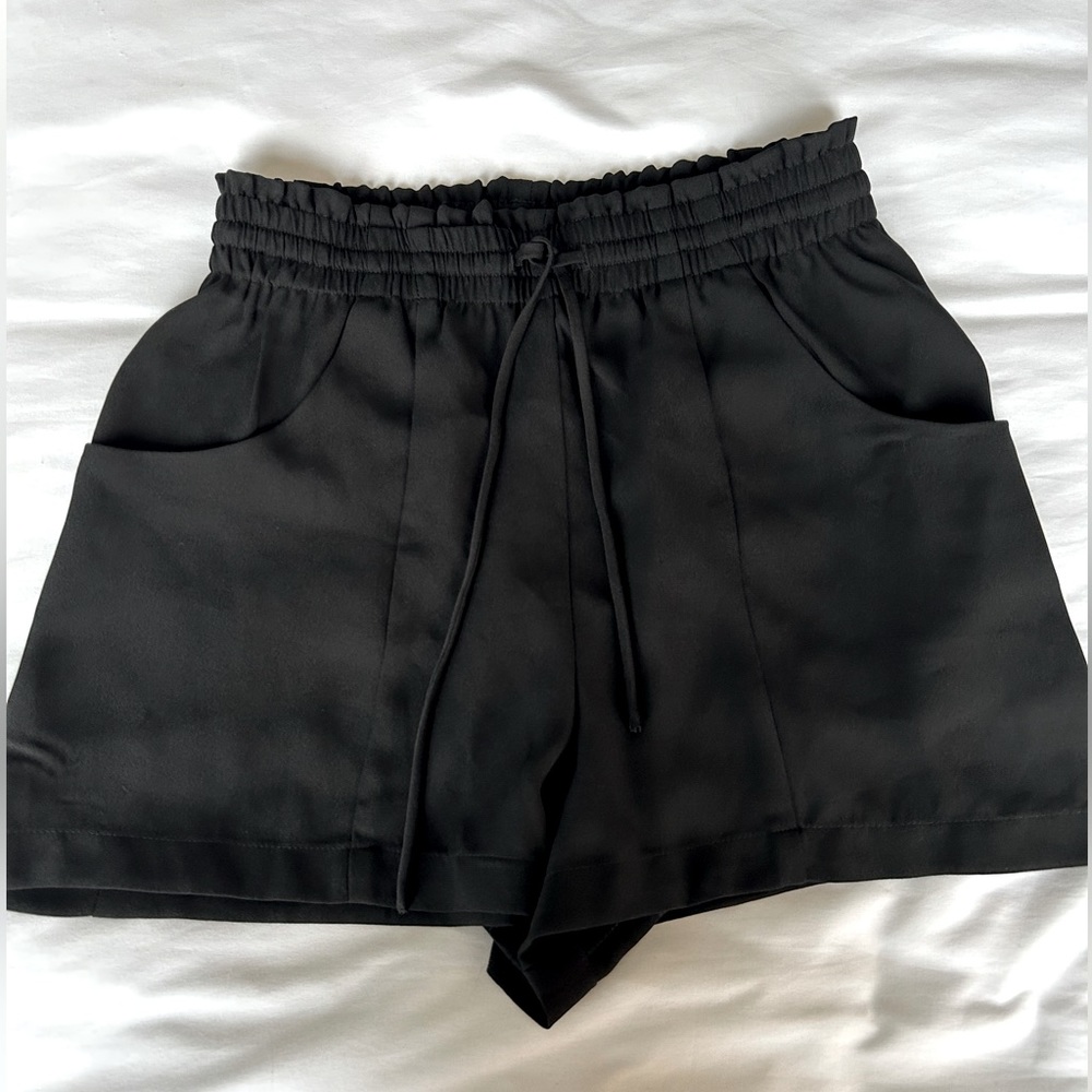 BCBG GENERATION DRESSY SHORTS